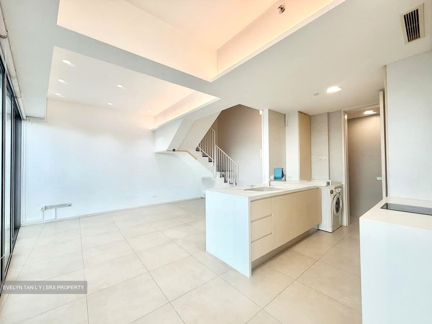 Southbank (D7), Office #587567161
